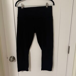 Lululemon Capris (BUNDLE ALL LULU FOR $50)